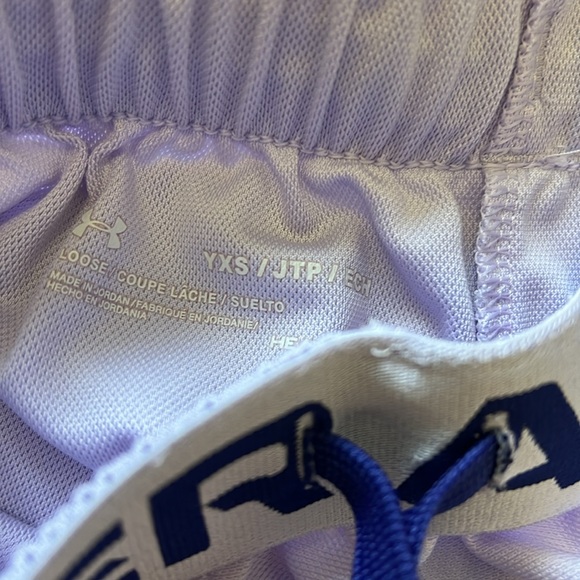 Under Armour girls athletic shorts - Picture 2 of 2
